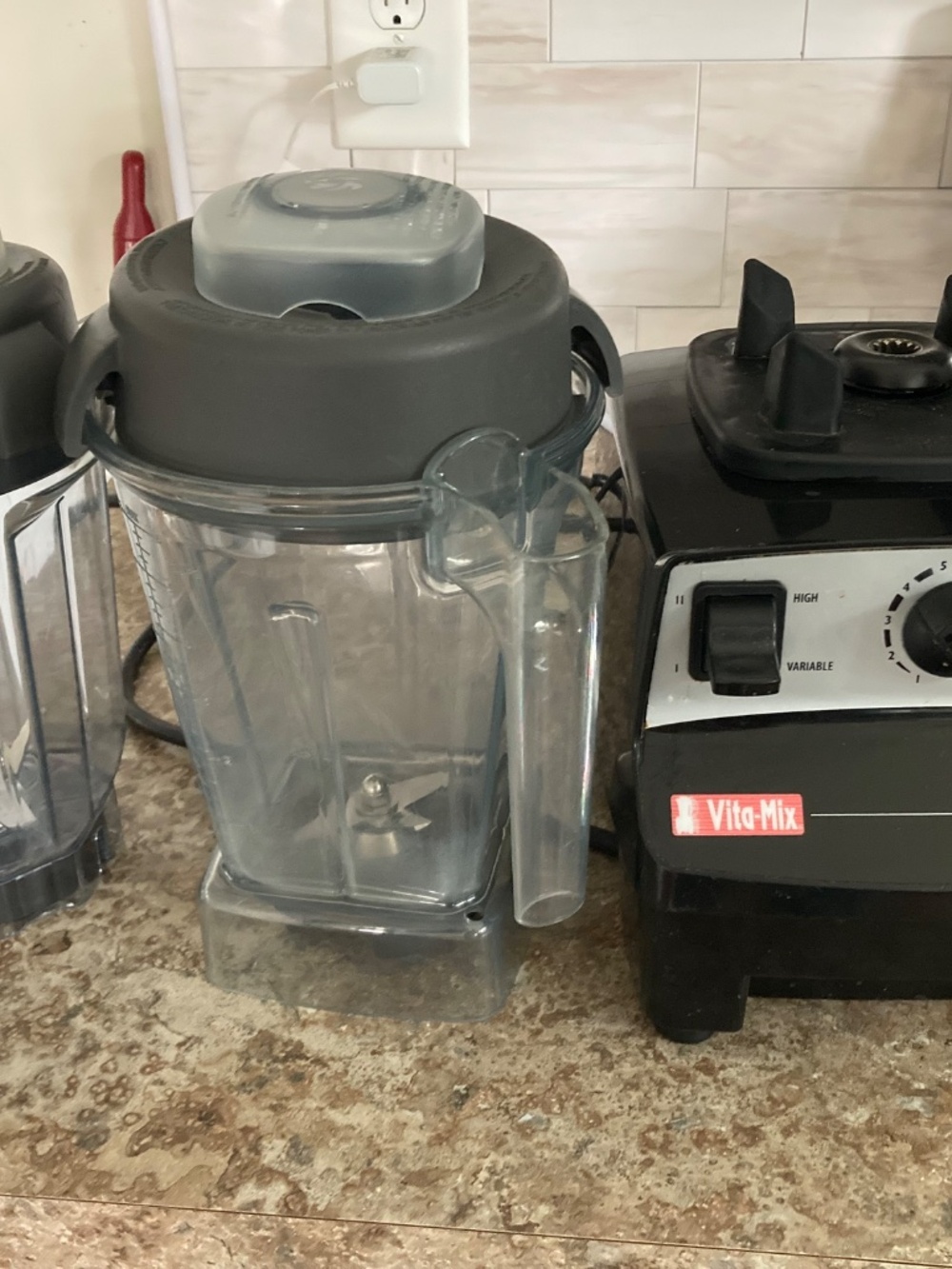 Vitamix 5200 VM0103 (Black & Gray) - Picture 2 of 5